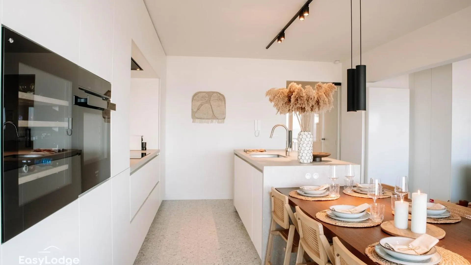 Stijlvol Appartement Met Terras En Panoramisch Zeezicht Ostend Apartment